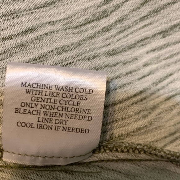 NWT Fred David 2X green blouse with front buttons - Picture 9 of 10